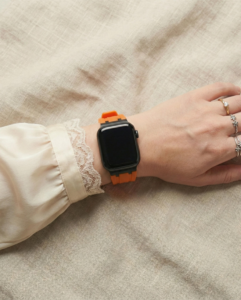 Premium silikonarmband till Apple Watch - Orange med svart